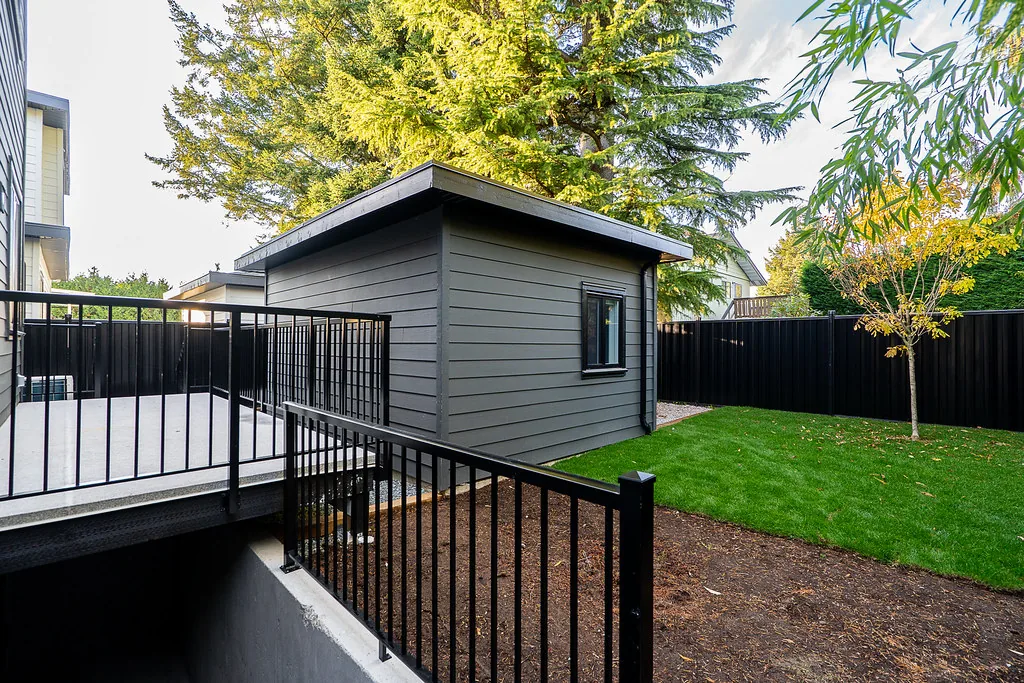 Detached garden suite in the back yard